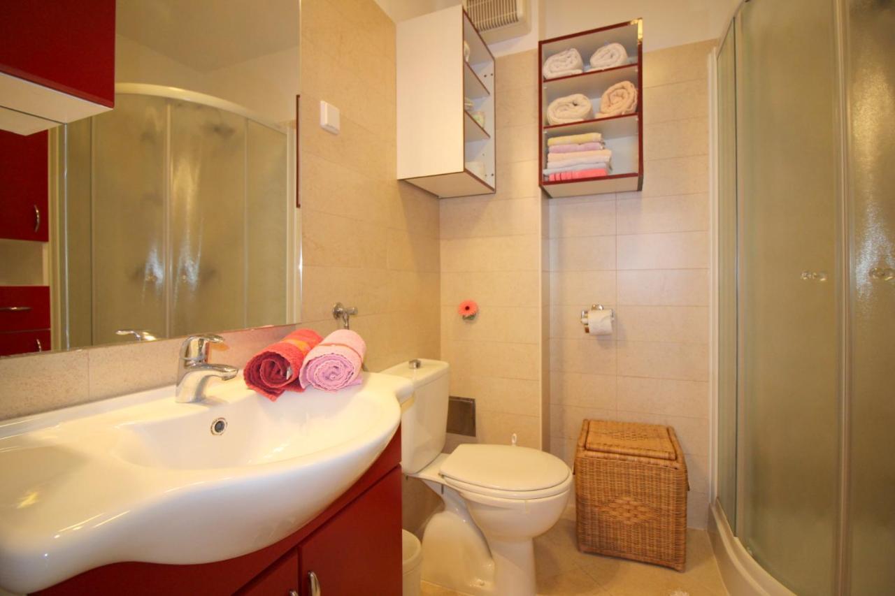 Apartment Vojka In City Center โปเรช ภายนอก รูปภาพ