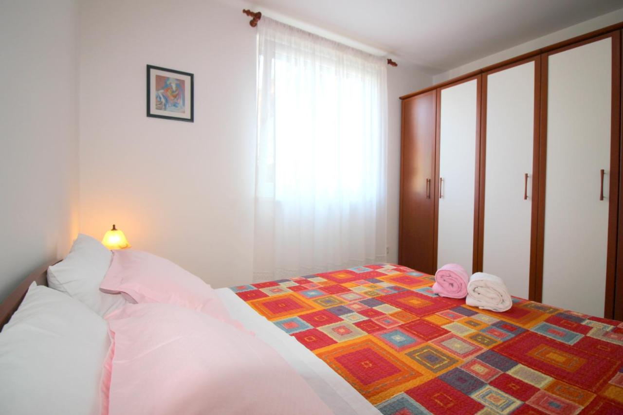 Apartment Vojka In City Center โปเรช ภายนอก รูปภาพ